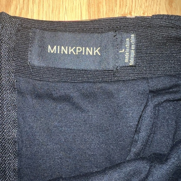 Size Large. Mink pink skirt - Picture 3 of 3